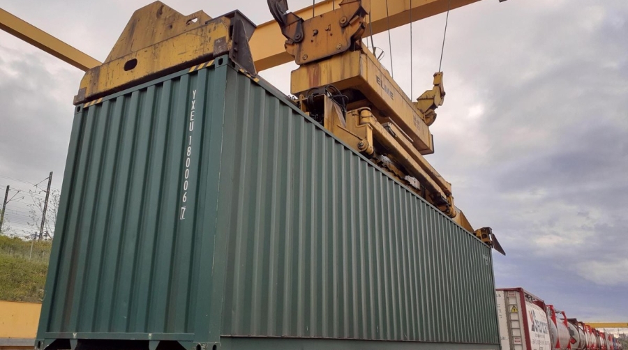 Llega a Madrid el primer tren con material sanitario procedente de China