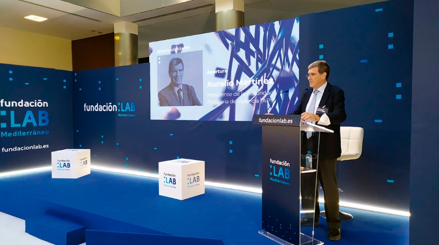 Aurelio Mart&iacute;nez, presidente de la APV, durante su intervenci&oacute;n en la inauguraci&oacute;n de la jornada.