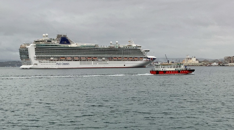 El &ldquo;Azura&rdquo; de P&amp;O escala por primera vez en Santander
