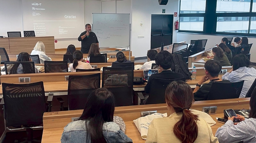 El pasado viernes 3 de octubre de 2025, el Hub4T del TecnoCampus celebró la sesión inaugural de la séptima edición del Máster Universitario en Logística, Cadena de Suministros y Negocios Marítimos.