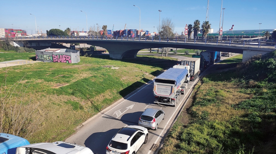 Transformaci&oacute;n hacia un smart port de referencia