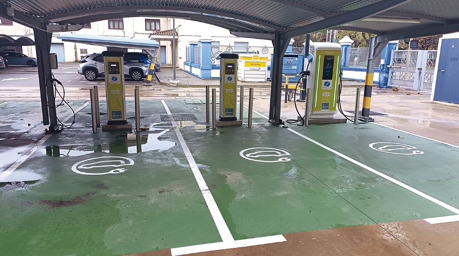 La Autoridad Portuaria de Castellón ha instalado puntos de recarga en su zona de estacionamiento.