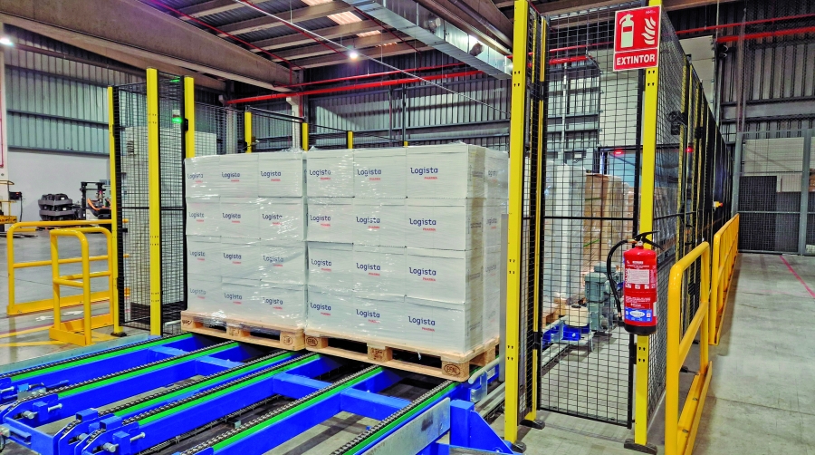 Logista Pharma ha incorporado también una tractora eléctrica para los traslados internos de productos entre centros.