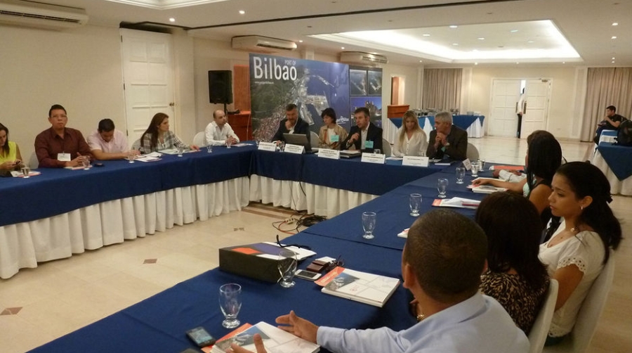La comunidad portuaria de Bilbao identifica en Colombia nuevas posibilidades de colaboraci&oacute;n