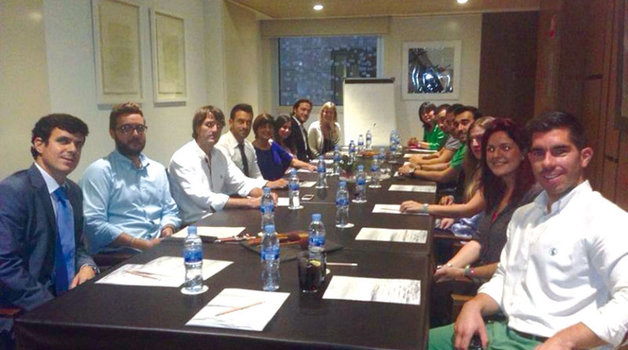 El Propeller Junior de Valencia ampl&iacute;a sus conocimientos de contabilidad con Mar Morcillo