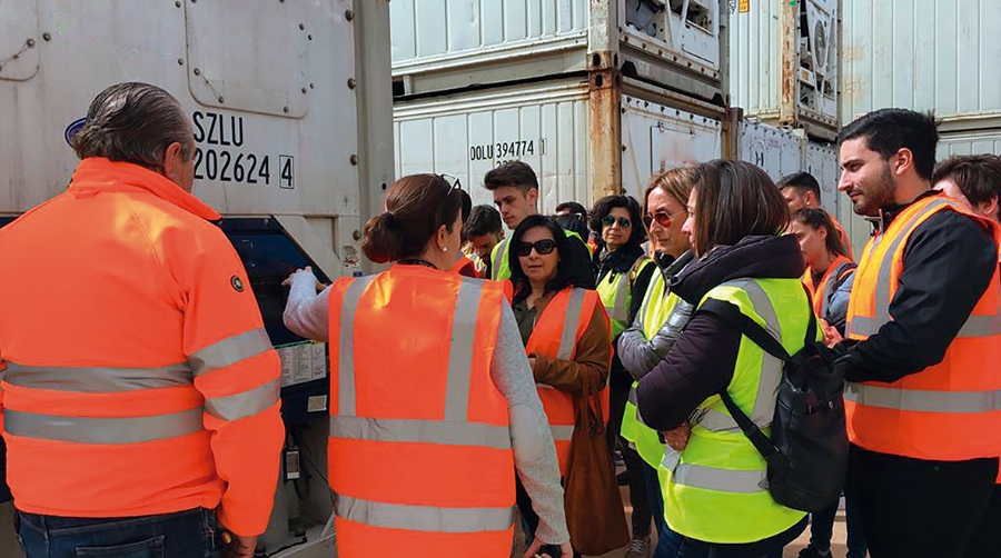 DOCKS abre sus puertas a j&oacute;venes &ldquo;con el objetivo de inculcar una mentalidad emprendedora&rdquo;