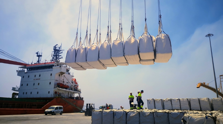 La ca&iacute;da del granel s&oacute;lido empuja a la baja los tr&aacute;ficos del puerto de Carboneras
