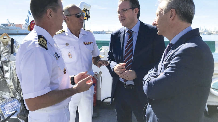 El buque "Tofi&ntilde;o" analiza los fondos de la l&iacute;nea de costa de Castell&oacute;n