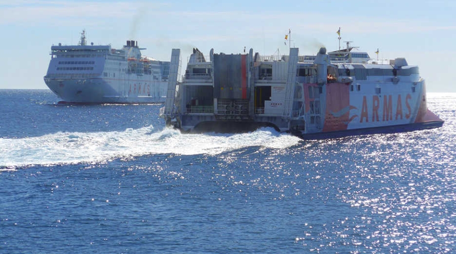 El fast ferry &quot;Volc&aacute;n de Teno&quot;, de la naviera Armas, realiza ma&ntilde;ana el primer viaje entre Motril y Melilla