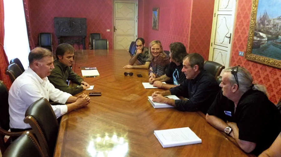 ATDAPA se entrevista con las formaciones pol&iacute;ticas para &quot;dar voz a los trabajadores del puerto&quot;
