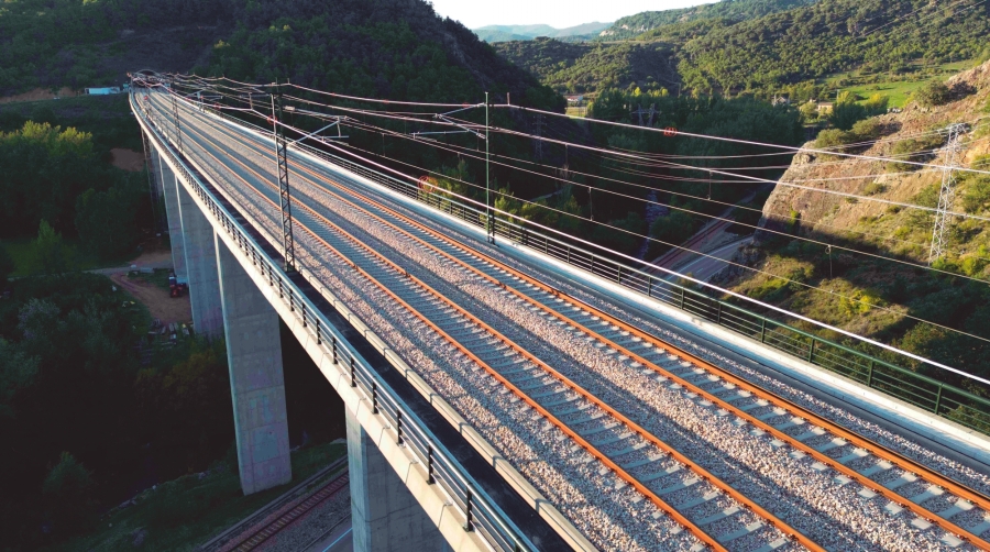 Viaducto del Buen Suceso en la línea de alta velocidad de Asturias en la variante de Pajares.
