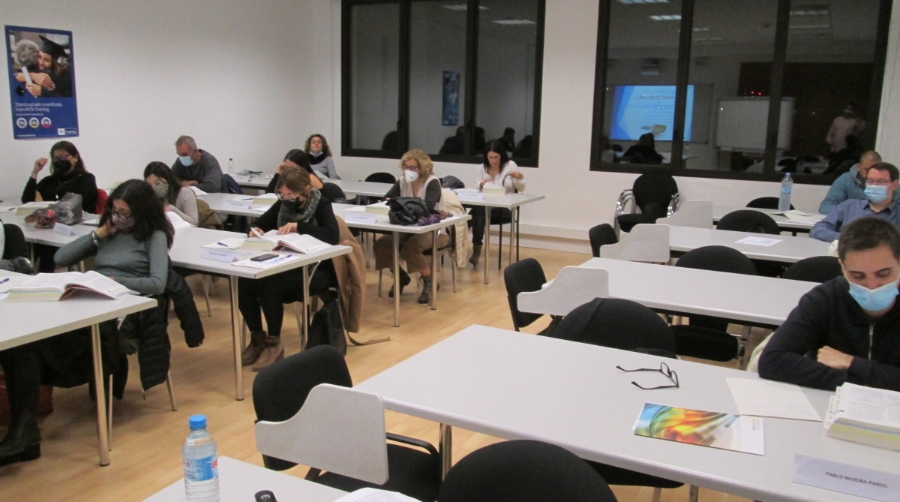 ATEIA Barcelona sigue formando en el transporte a&eacute;reo de mercanc&iacute;as peligrosas