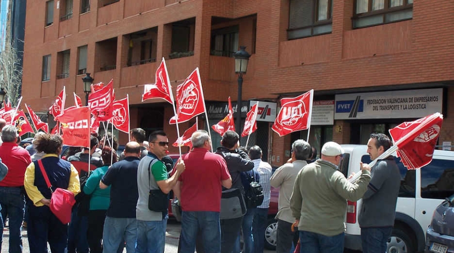 Los trabajadores del transporte parar&aacute;n en junio si no se llega a un acuerdo con el convenio
