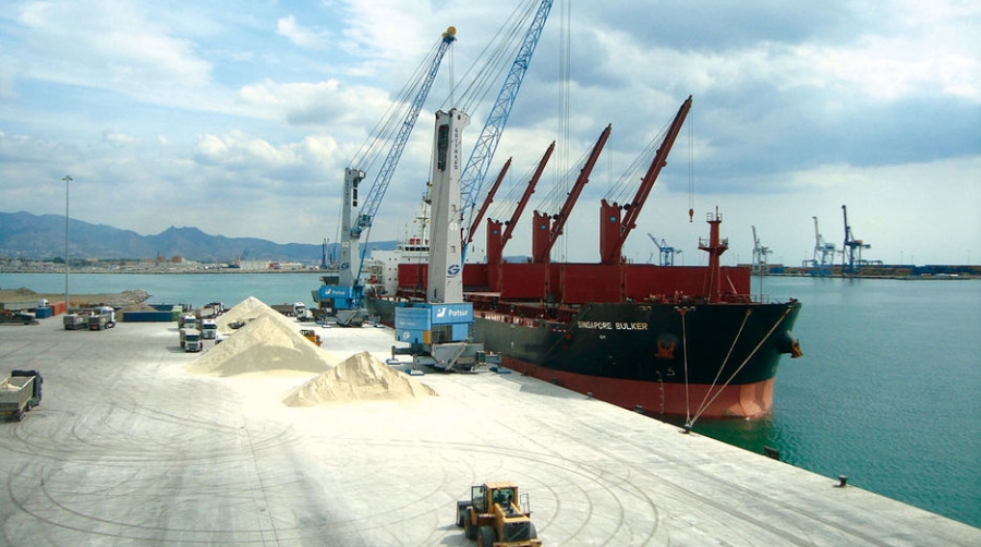 PortCastell&oacute; bate en abril su r&eacute;cord de tr&aacute;fico mensual moviendo 1,7 millones de toneladas