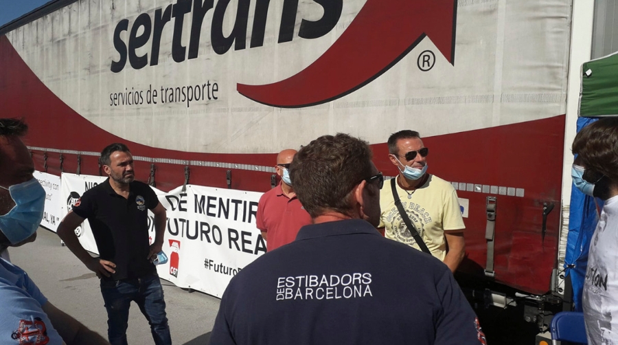 La OEPB se vuelca con los trabajadores de Nissan durante su huelga para defender los puestos de trabajo de la compa&ntilde;&iacute;a.