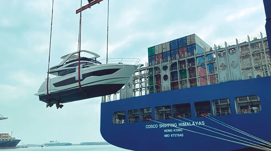 Un momento de la descarga del segundo yate, el “Pearl 63”.
