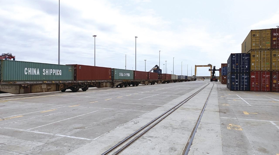 El tráfico de mercancías por ferrocarril en Valenciaport crece un 15% hasta abril