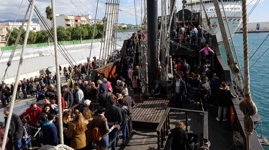 El gale&oacute;n "Andaluc&iacute;a" recibe la visita de 5.300 personas durante su estancia en el puerto de Motril
