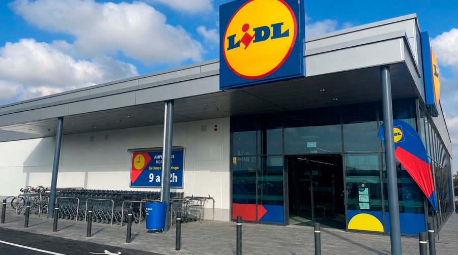 En su ejercicio fiscal 2026, Lidl invertirá en la apertura de unos 50 puntos de venta en toda España: unos 40 serán nuevos establecimientos y el resto, modernizaciones y ampliaciones de su actual red de tiendas