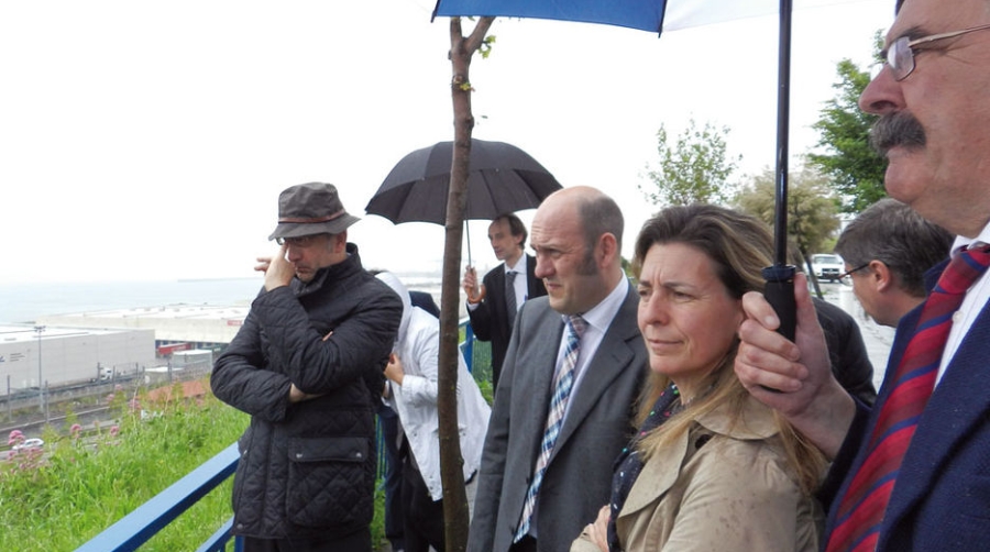 Oregi visita las instalaciones del Puerto de Bilbao