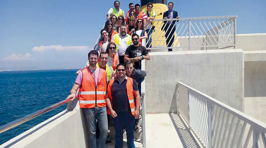 Los alumnos del M&aacute;ster de la APV visitan las obras de ampliaci&oacute;n del Puerto de Valencia