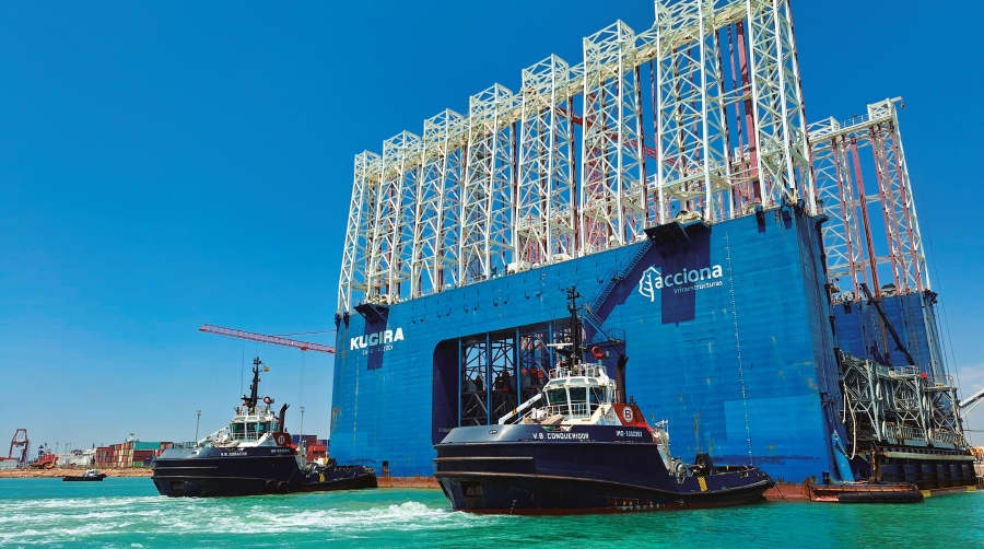 “Kugira”, el gran coloso azul de las obras de la Terminal Norte del Puerto de Valencia