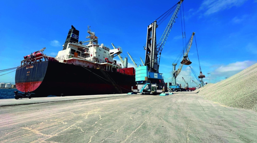 Grupo Vivanco y Eiffage envían 50.000 toneladas de árido a Estados Unidos desde el Puerto de Tarragona