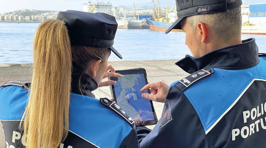 La Policía Portuaria de Las Palmas incorpora tabletas a su equipamiento de patrulla