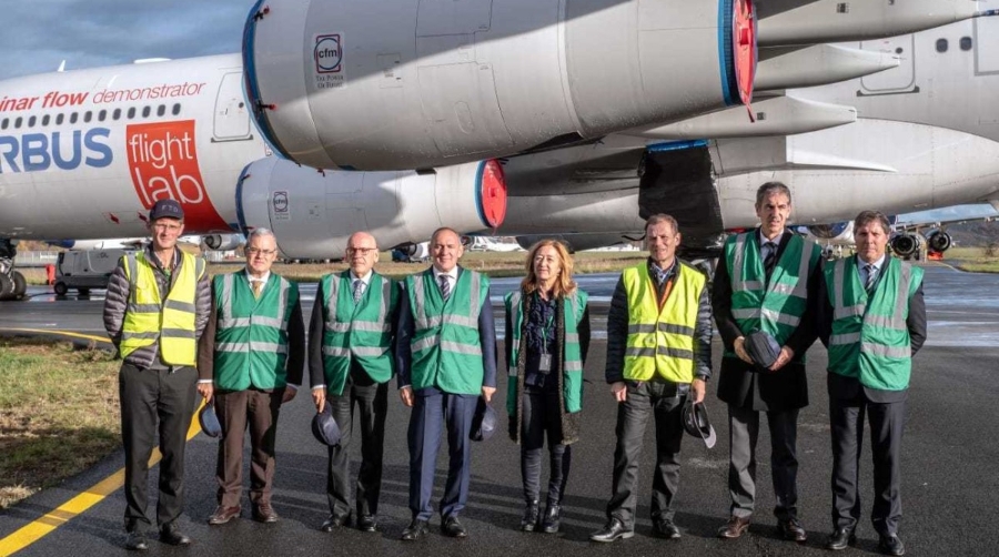 La delegaci&oacute;n alavesa visit&oacute; el Aeropuerto de Tarbes, con gran actividad industrial.