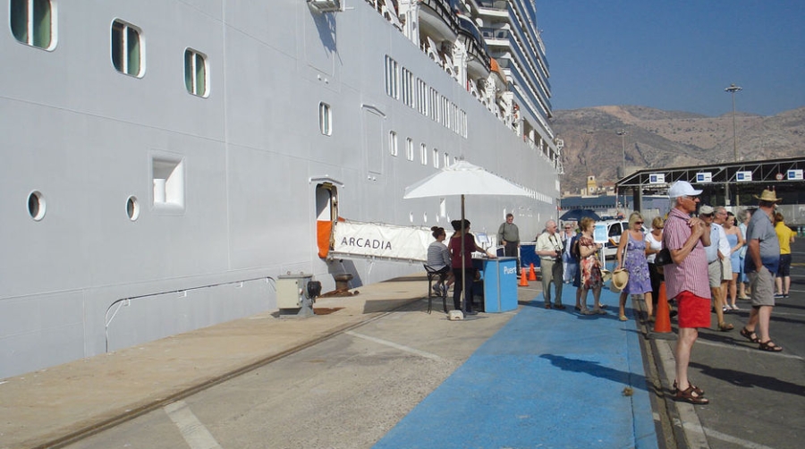 El Puerto de Almer&iacute;a organiza una jornada sobre cruceros