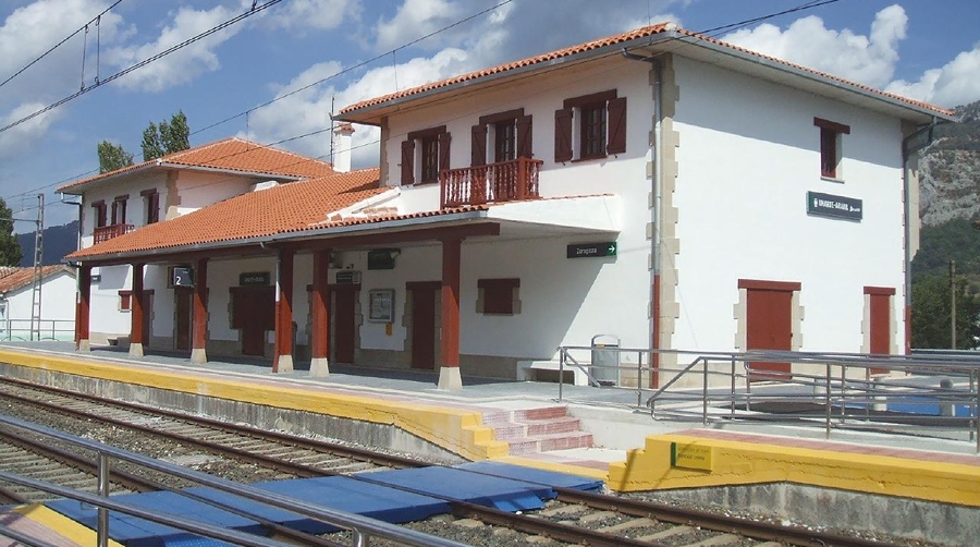 Esta actuación pretende favorecer el tránsito de mercancías por ferrocarril.