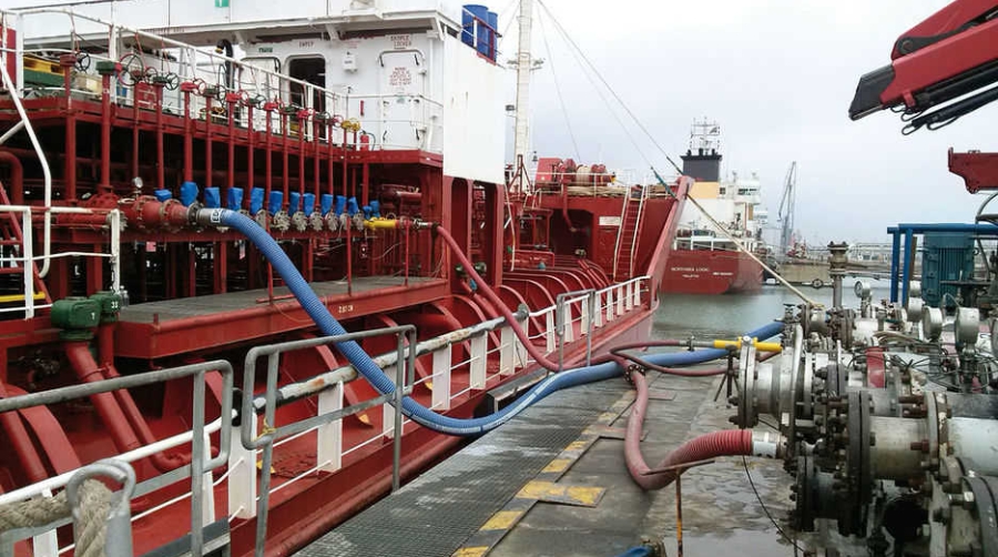 TEPSA llega a un acuerdo con el fabricante SolVin para almacenar EDC en el Puerto de Barcelona