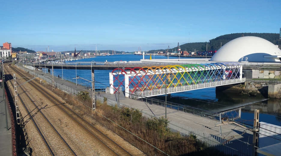 De la Serna present&oacute; ayer en Avil&eacute;s los planes del Fomento en infraestructuras.