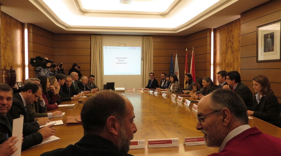 Los operadores constatan el cumplimiento de los plazos de despacho de mercanc&iacute;as en el Puerto de Vigo