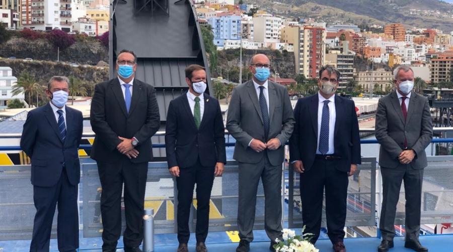 Naviera Armas Trasmediterr&aacute;nea reafirma su compromiso con la exportaci&oacute;n del pl&aacute;tano de Canarias