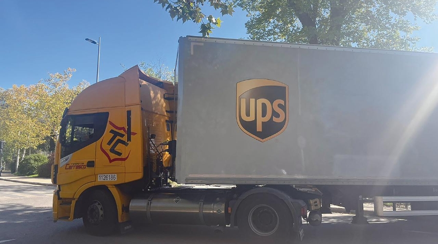Los camiones han transportado 630 palés de ayuda humanitaria.