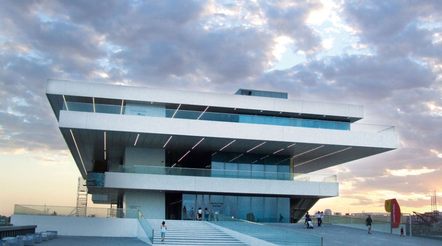 La Marina Real Juan Carlos I recibe la Q de Calidad del ICTE