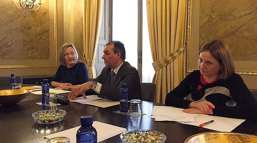 La consellera Salvador y la CEV coinciden en la reivindicaci&oacute;n de la mejora de las infraestructuras valencianas