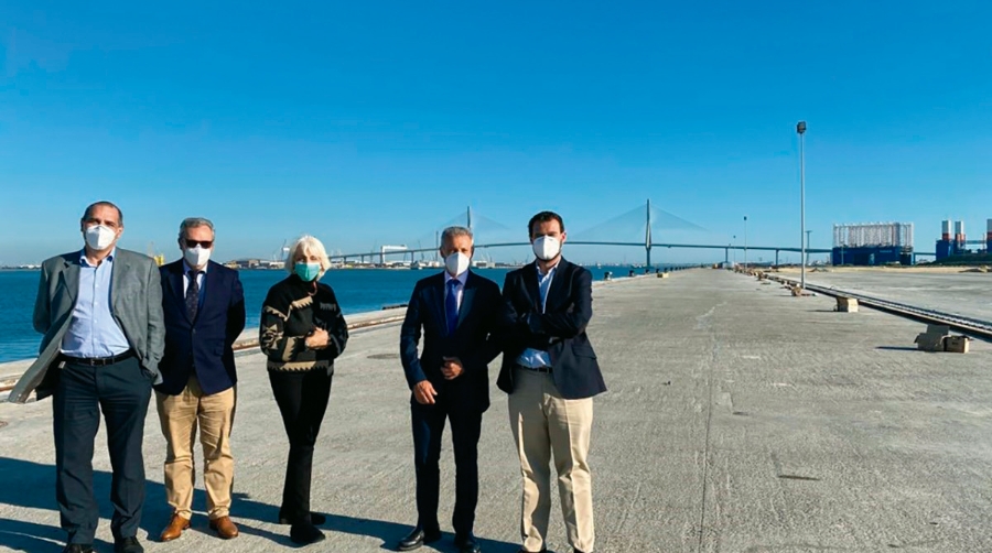 Toledo: &quot;Inversiones como la nueva terminal de contenedores mejorar&aacute;n la competitividad del Puerto de C&aacute;diz&quot;