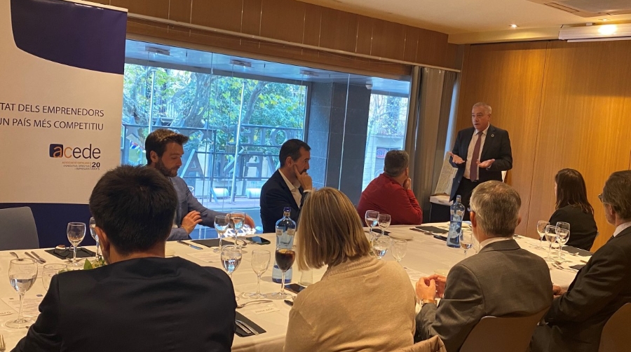 Navarro se&ntilde;ala la innovaci&oacute;n y la sostenibilidad como ejes de la nueva econom&iacute;a