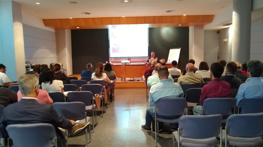 Uniport fomenta la formaci&oacute;n de iniciaci&oacute;n en estiba y trincaje de mercanc&iacute;as en contenedor
