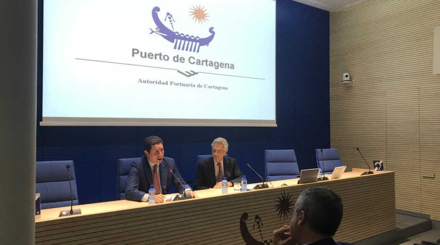 Luis Rojas Marcos visita el Puerto de Cartagena