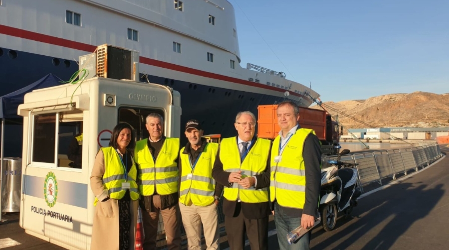 M&aacute;s de 700 turistas llegan al Puerto de Almer&iacute;a a bordo del &quot;Black Watch&quot;