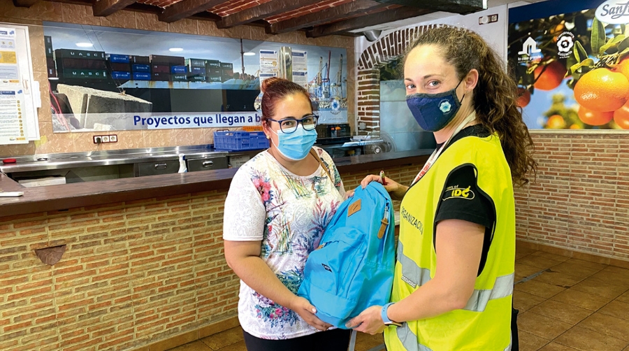 Coordinadora Solidaria entrega material escolar a los ni&ntilde;os usuarios del Puchero Portuario