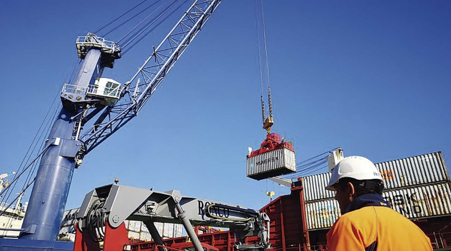 Almer&iacute;a ya cuenta con dos feeders semanales con Algeciras y Valencia.