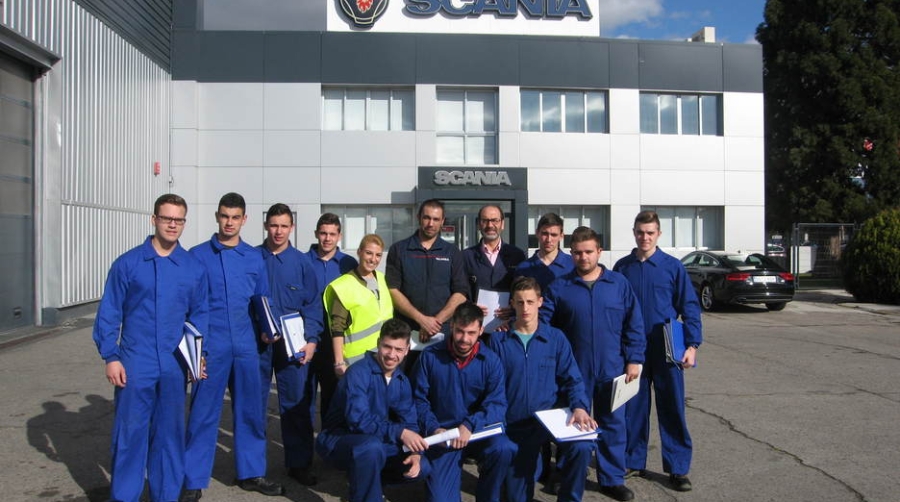 Scania renueva su programa de FP Dual para electromec&aacute;nica