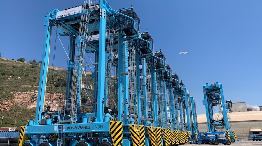 La tecnolog&iacute;a DGPS incluida en el sistema de gesti&oacute;n de flotas permite en tiempo real determinar la posici&oacute;n exacta de las m&aacute;quinas y la ubicaci&oacute;n de los contenedores en la terminal, permitiendo la trazabilidad de las operaciones.
