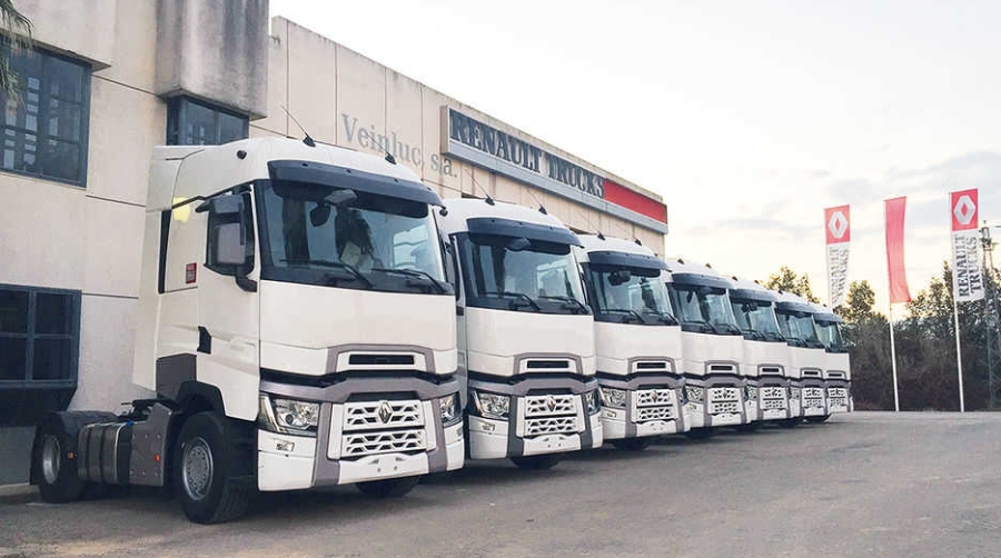 La cordobesa Tircarhe adquiere diez nuevas tractoras T480 de Renault