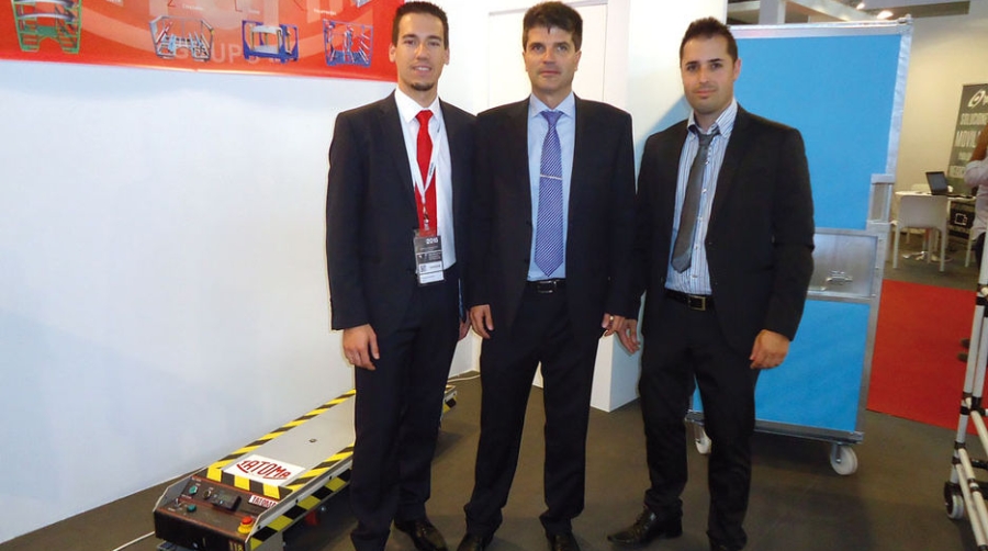 Grupo Tatoma lanza en el SIL el AGV, un veh&iacute;culo autom&aacute;tico sin conductor