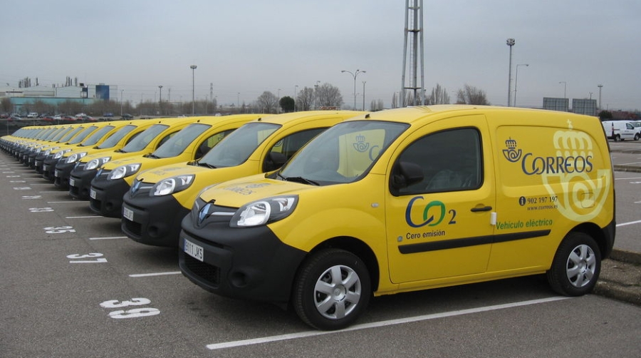 Correos adquiere 125 veh&iacute;culos el&eacute;ctricos